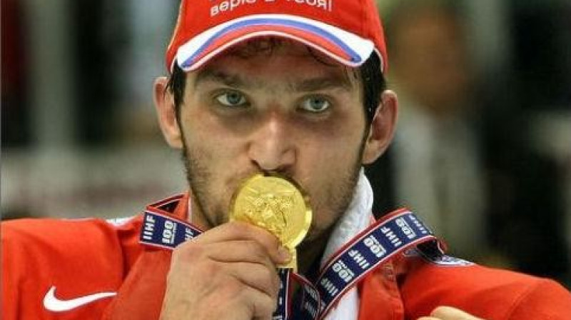 Čempionu zeltu Krievijas izlases sastāvā aizstāvēs arī Aleksandrs Ovečkins
Foto: AP/Scanpix
