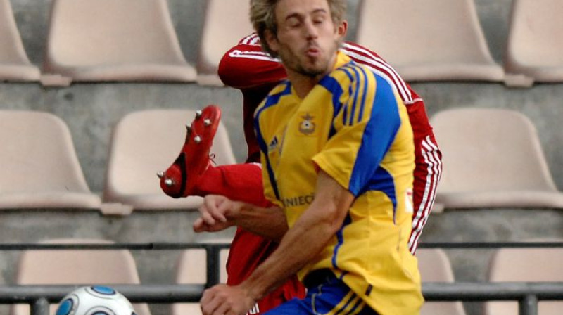 Ronijs Hodels "Ventspilī"
Foto: Romans Kokšarovs, Sporta Avīze, f64