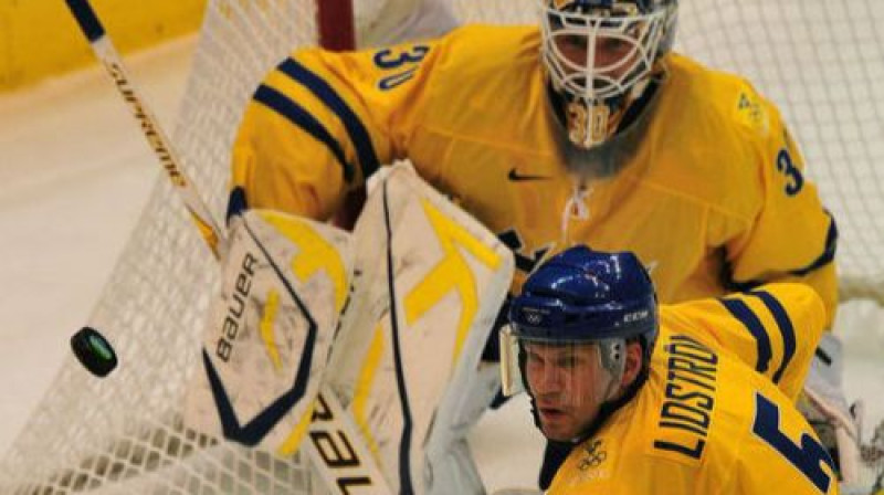Zviedrijas panākumi būs atkarīgi no Henrika Lundkvista un Niklasa Lidstrēma darbības aizsardzībā
Foto: AFP/Scanpix