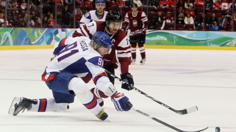 KHL labākais snaiperis Marsels Hosa pret Latviju centās, taču viņš noteikti nebija tas, par ko mūsējiem šajā spēlē bija jāsatraucas. Tur bija citas zvaigznes - spilgtākas.
Foto: Scanpix