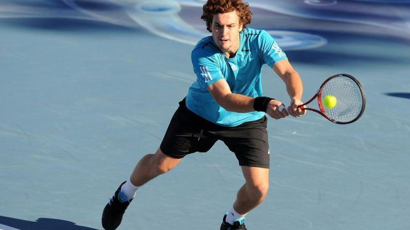 Ernests Gulbis Delrejbīčas turnīra finālā visvairāk pārsteidza ar prasmi pieņemt milža Ivo Karloviča servi.
Foto: CameraSport