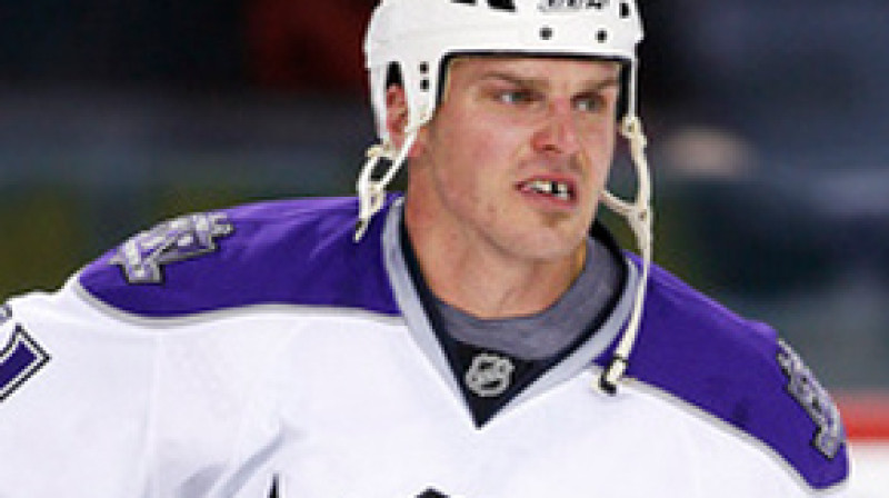 Raitis Ivanāns pagaidām par citiem piedāvājumiem nedomā - tikai NHL. 

Foto: AP/Scanpix