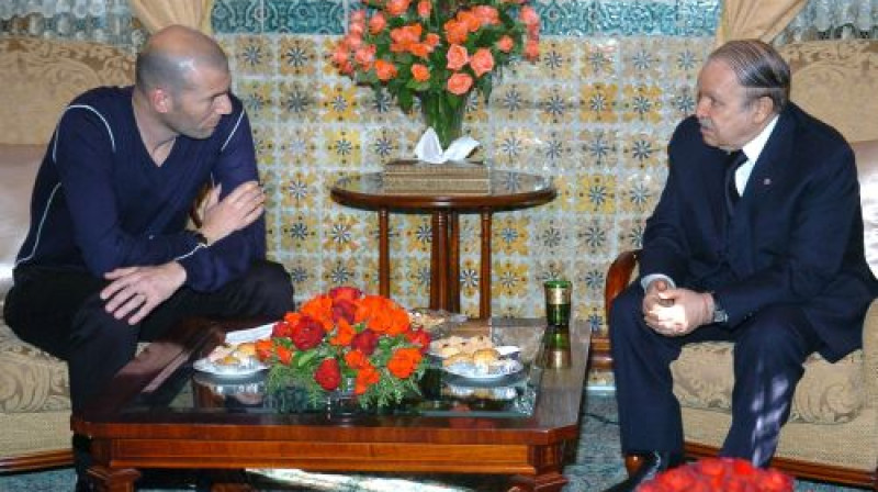 Zinedins Zidāns vizītē pie Alžīrijas prezidenta
Foto: AFP/Scanpix
