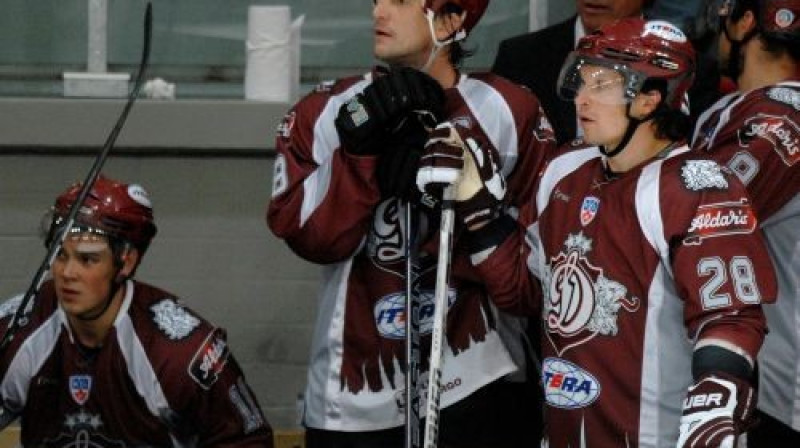 Sotnieks, Ozoliņš, Sorokins... Trīs vīri cēlās kaujā, pēc tam - cēlās citi trīs, tad - citi trīs un - tā tālāk... Tā bija komanda!

Foto: Romāns Kokšarovs, F64, SA+