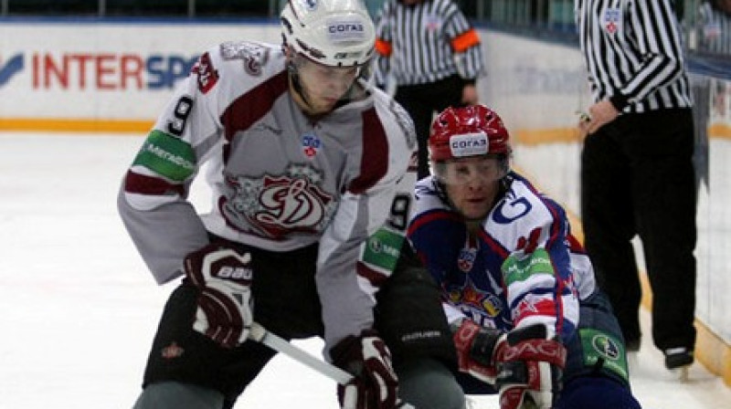 Krišjānis Rēdlihs pirmajā mačā pret "SKA" 
Foto: www.hc-ska.ru