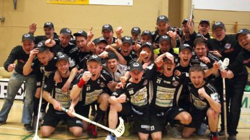 ”FBT Pori” komanda līksmo pēc panākuma