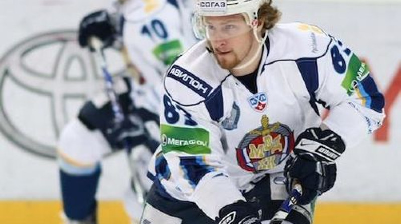 Mets Elisons arī ''play off'' ir komandas rezultatīvākais hokejists. ''SKA'' vadošos spēlētājus izdevās apturēt, vai to izdosies paveikt arī pret kanādiešu uzbrucēju?
Foto: khl.ru