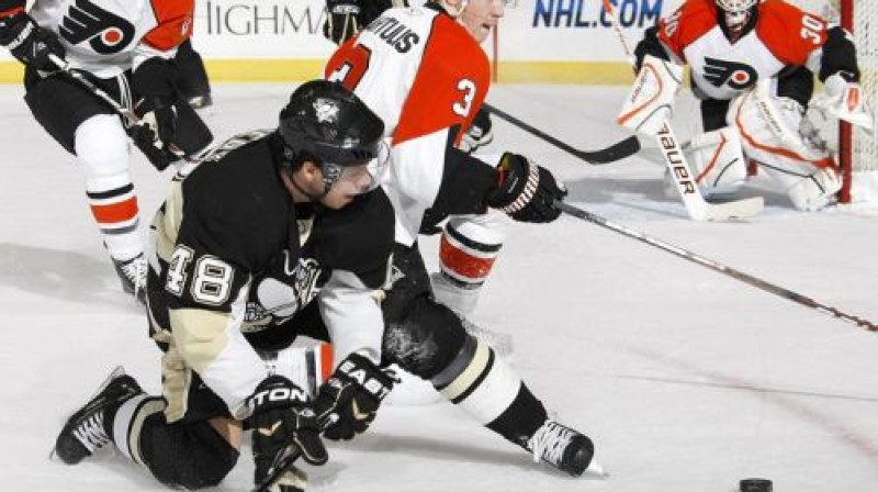 Oskars Bārtulis šodienas spēlē pret Pitsburgas ''Penguins''
Foto: AFP/Scanpix