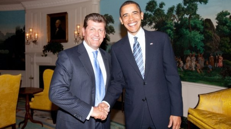 "UConn Huskies" galvenais treneris Geno Auriemma un ASV  prezidents Barack Obama
Foto: UConn Huskies