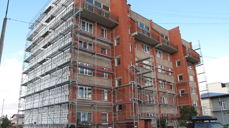 Galvenais renovācijas mērķis ir enerģijas patēriņa samazinājums un iedzīvotāju finansu taupīšana nākotnē.
Foto: BEMA