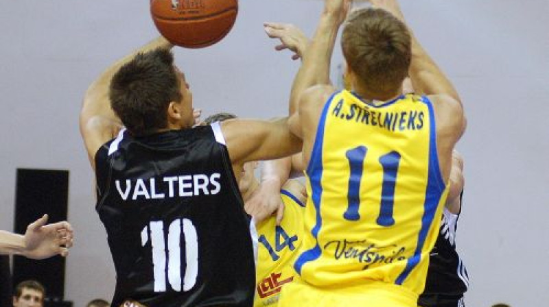 Sandis Valters un Artūrs Strēlnieks
Foto: Romualds Vambuts, Sportacentrs.com