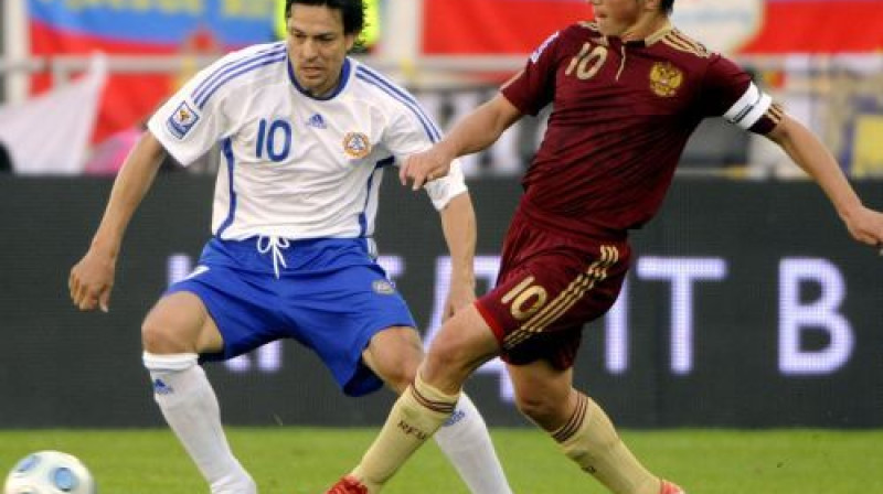 Jāri Litmanens (no kreisās) Somijas izlases sastāvā pret Krieviju
Foto: Reuters/Scanpix