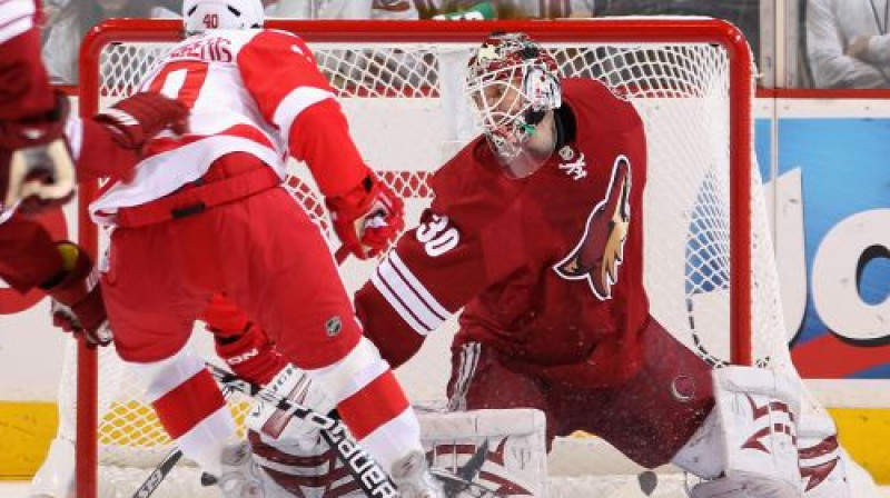 Henriks Zeterbergs gūst vārtus spēlē pret Fīniksas "Coyotes"
Foto: AFP/Scanpix