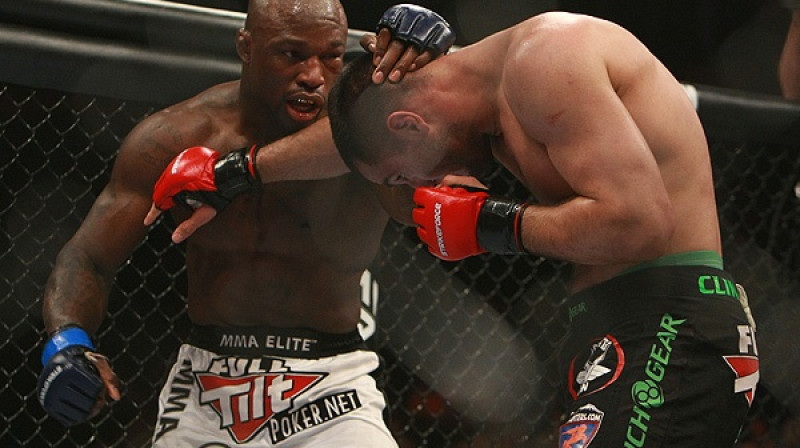 Muhameda Lavala triumfa raunds
Foto: sherdog.com