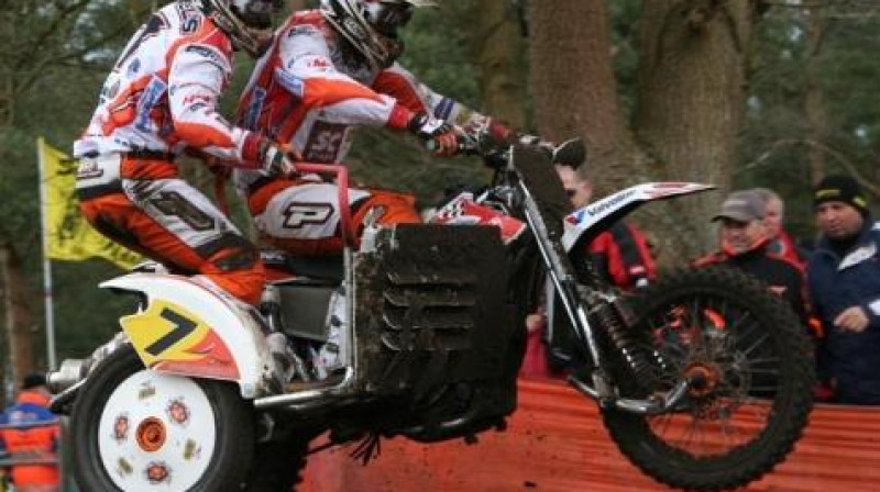 Māris Rupeiks un Kaspars Stupelis
Foto: www.sidecarcross.be