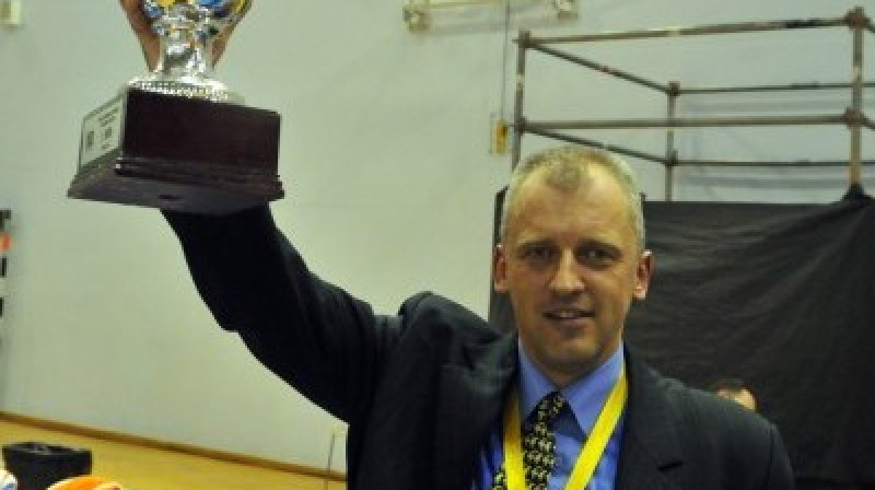 Aigars Nerips, "TTT Rīga", piektdien izcīnīja pirmo Latvijas čempiontitulu galvenā trenera karjerā (bilance 23-8, LSBL 21-3)
Foto: Romualds Vambuts, Sportacentrs.com