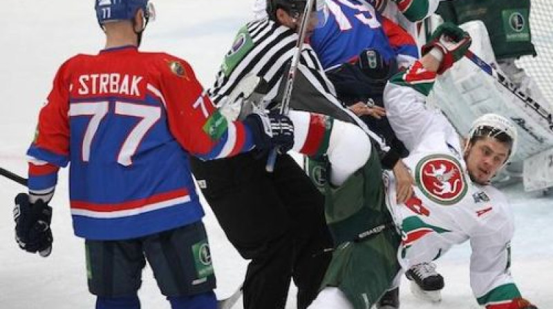 Epizode no 16. aprīļa spēles Balašihā
Foto: www.khl.ru