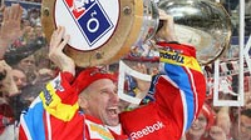 Dominiks Hašeks, kas janvārī nosvinēja 45. dzimšanas dienu, kļuvis par vecāko Čehijas čempionu hokejā
FOTO: "hokej.cz"