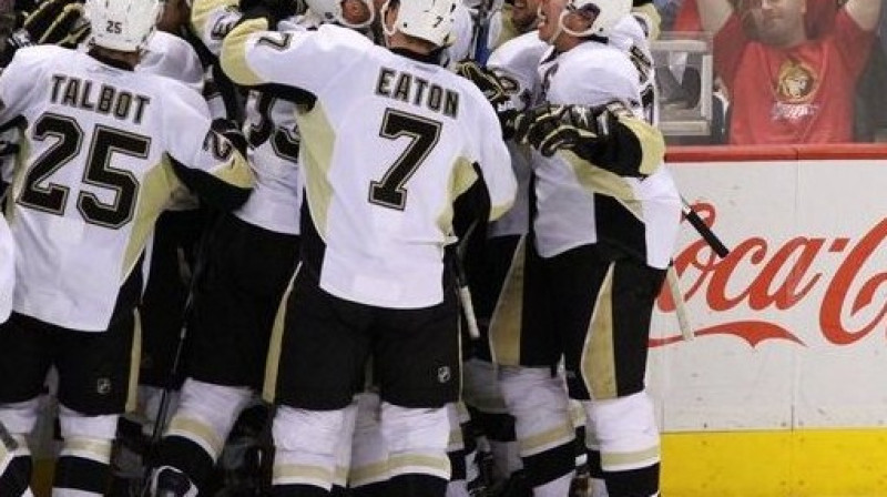 ''Penguins'' priecājas par uzvaru
Foto: Scanpix Sweden/Scanpix