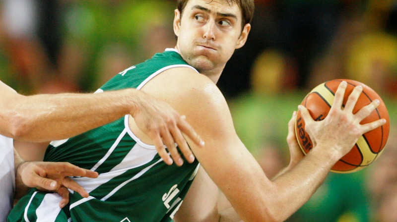 Erazems Lorbeks šovasar vēlas atpūsties no basketbola. Foto: AP/Scanpix.