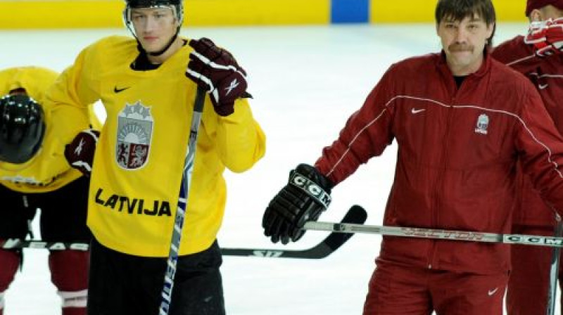 Kaspars Saulietis un Oļegs Znaroks
Foto: Romāns Kokšarovs, Sporta Avīze, f64