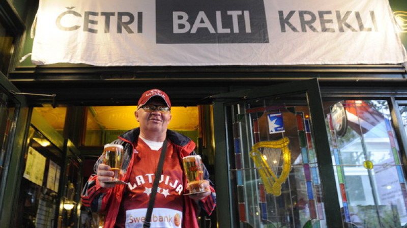 Tā atpūšas latvieši. Divi vienā!
Foto: Romāns Kokšarovs, Sporta Avīze