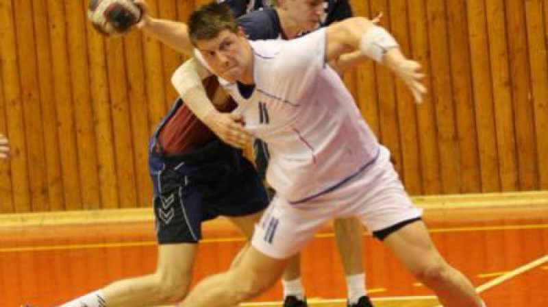Ēriks Drobots (zilajā kreklā) cīņā ar slovākiem
Foto: SITA