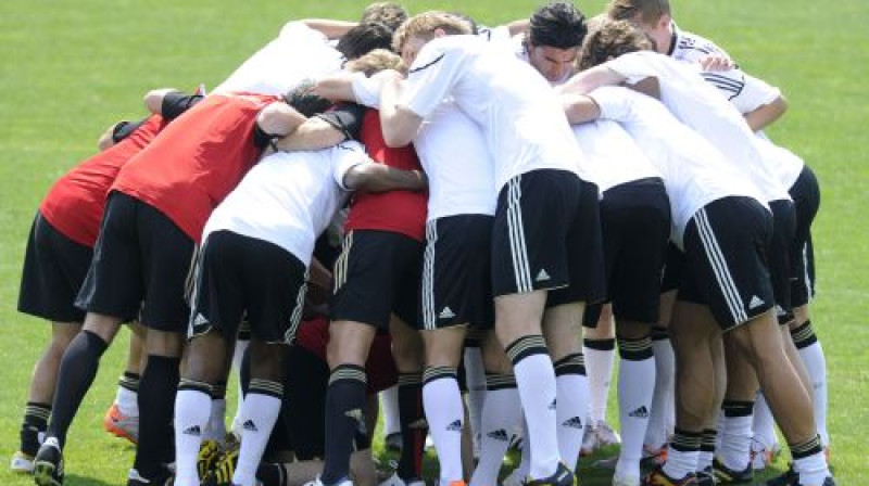 Vācijas izlases futbolisti treniņa laikā
Foto: AFP/Scanpix