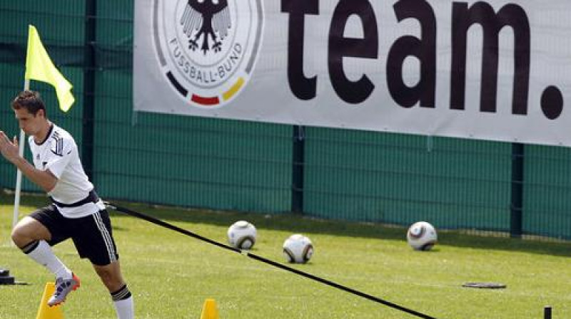 Miroslavs Kloze trenējas
Foto: AP/Scanpix