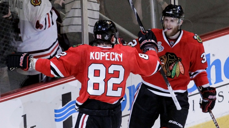 Tomašs Kopeckis "Blackhawks" labā guva uzvaras vārtus
Foto: AP/Scanpix