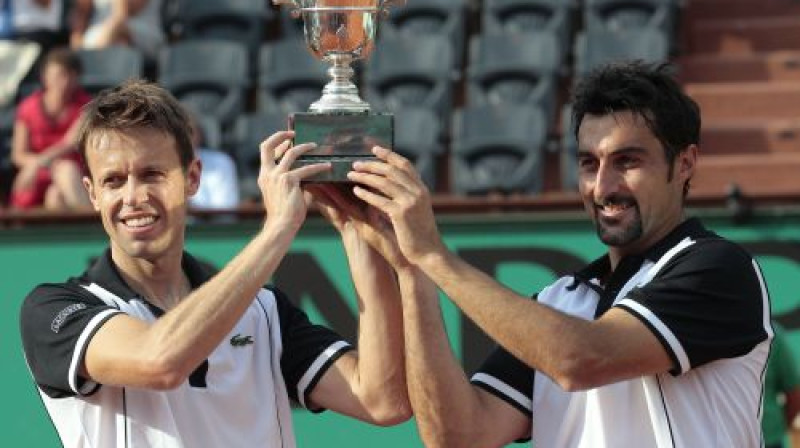 Daniels Nestors un Nenads Zimoničs
Foto: AFP/Scanpix