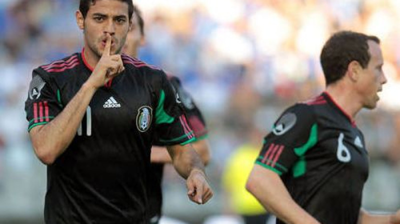 Karloss Vela pēc vārtu guvuma pret Itāliju
Foto: AFP/Scanpix