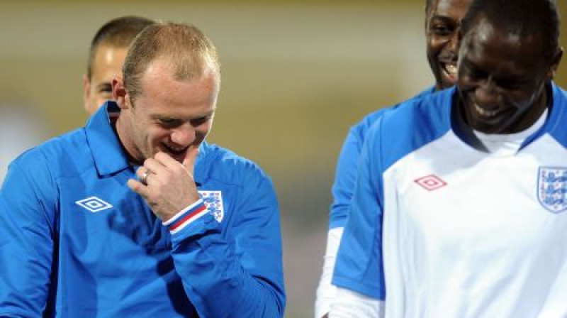 Vai angļi smiesies arī pēc spēles?
Foto: AFP/Scanpix