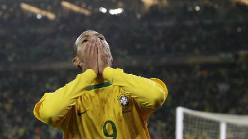 Brazīlijas izlases uzbrucējs Luišs Fabianu
Foto: AP/Scanpix