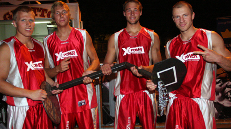 1. jūlija "Ghetto Basket" uzvarēja "X-Power Brazzers"
Foto: Renārs Buivids