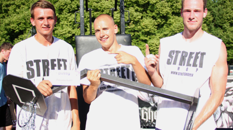 "Ghetto Basket" pirmo vietu izcīnīja "Streetshop"
Foto: Renārs Buivids