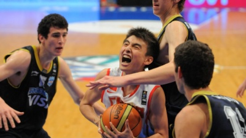 Ķīna pēc uzvaras pār Argentīnu nodrošināja vietu ceturtdaļfinālā.
Foto: hamburg2010.fiba.com