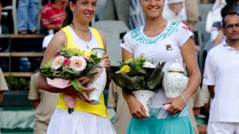 Petija Šnīdere un Agnesa Šavaja pēc pērnā gada fināla
Foto: www.gdfsuezgrandprix.com