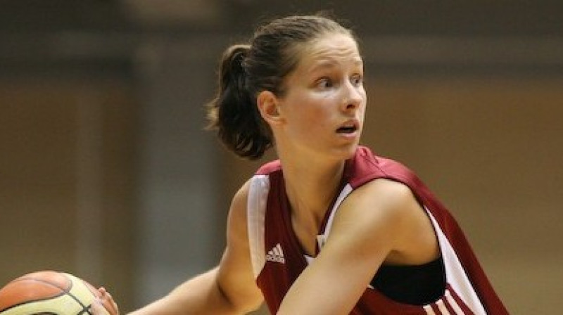 U20 izlases treniņos iesaistījusies arī Kristīne Vītola.
Foto: Mārtiņš Sīlis