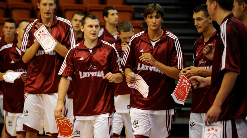Latvijas valstsvienība 
Foto: Romāns Kokšarovs, Sporta Avīze, f64