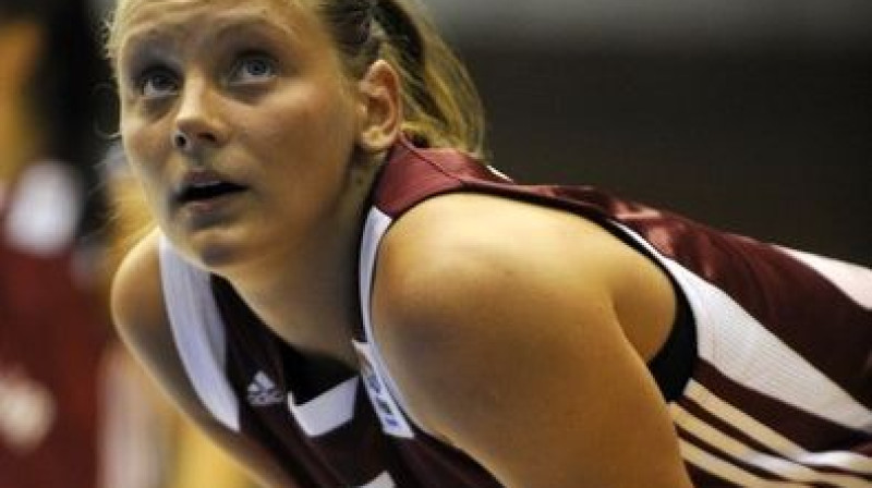 Sabīne Niedola
Foto: Romāns Kokšarovs, Sporta Avīze, f64