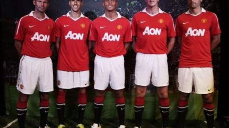 Mančestras ''United'' spēlētāji ar jaunajām formām 
Foto:AP/SCANPIX SWEDEN