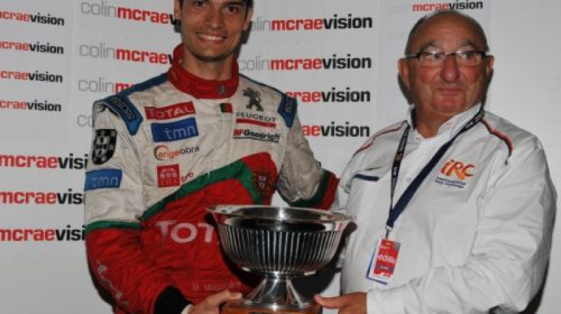 Bruno Magalešs (pa kreisi) un IRC motorsporta attīstības menedžeris Žans Pjērs Nikolā
Foto: ircseries.com