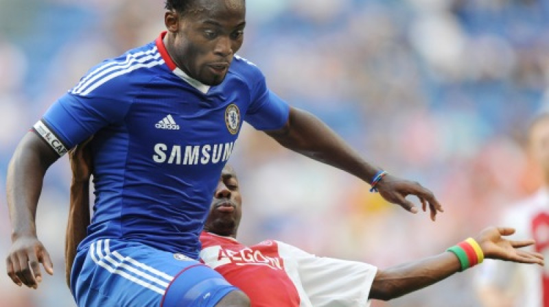 Sportisko formu pamazām atgūst "Chelsea" vidējās līnijas balsts Maikls Esjēns
Foto: AP/ Scanpix