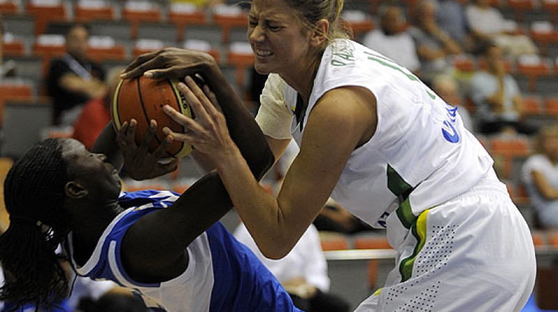 Giedre Paugaite guva 19 punktus un izcīnīja 12 atlēkušās bumbas
Foto: www.fibaeurope.com