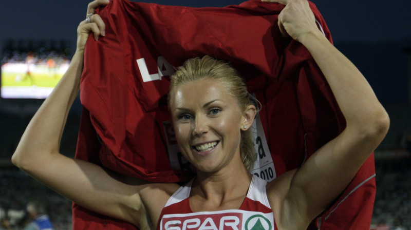 Kam karogu, ja var nosvinēt ar jaciņu, domā G.Z.
Foto: AP/Scanpix