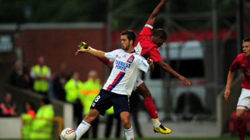 Epizode no Lionas ''Olympique'' un Notingemas ''Forest'' pārbaudes spēles
Foto: EMPICS Sport/Scanpix