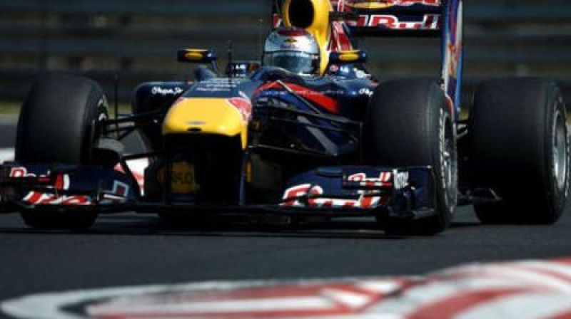 Piektdienas treniņu sesiju ātrākais pilots Sebastjans Fetels ("Red Bull")
Foto: AFP/Scanpix