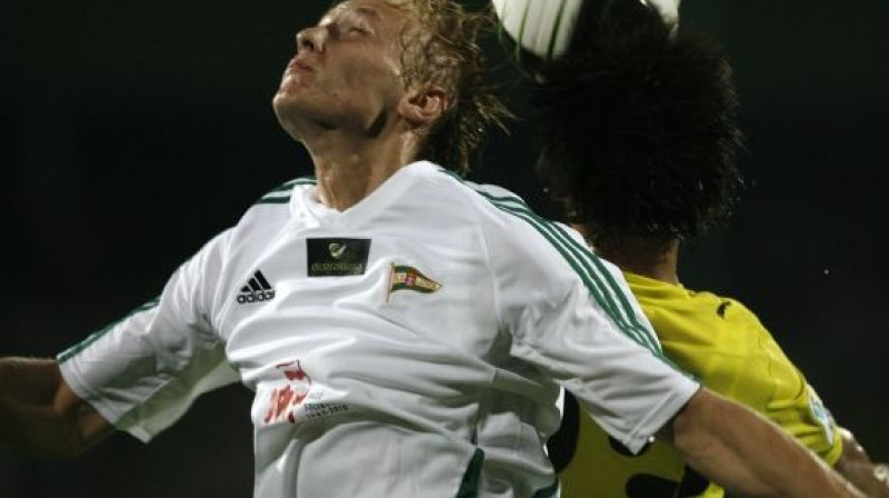 Ivans Lukjanovs (pa kreisi) pret "Villarreal"
Foto: www.lechia.pl