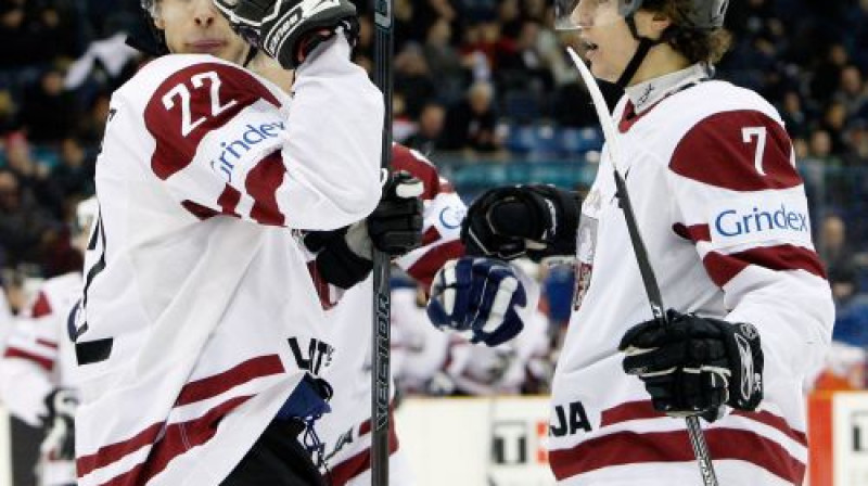 Raimonds Vilkoits (no labās) Latvijas izlases satāvā pasaules U-20 čempionātā
Foto: AFP/Scanpix